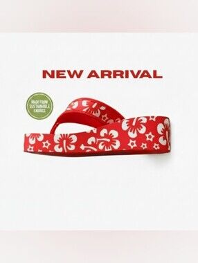 Love From Janet Red Hibiscus Platform Sandals Flip Flops Y2K Size 10 NWT